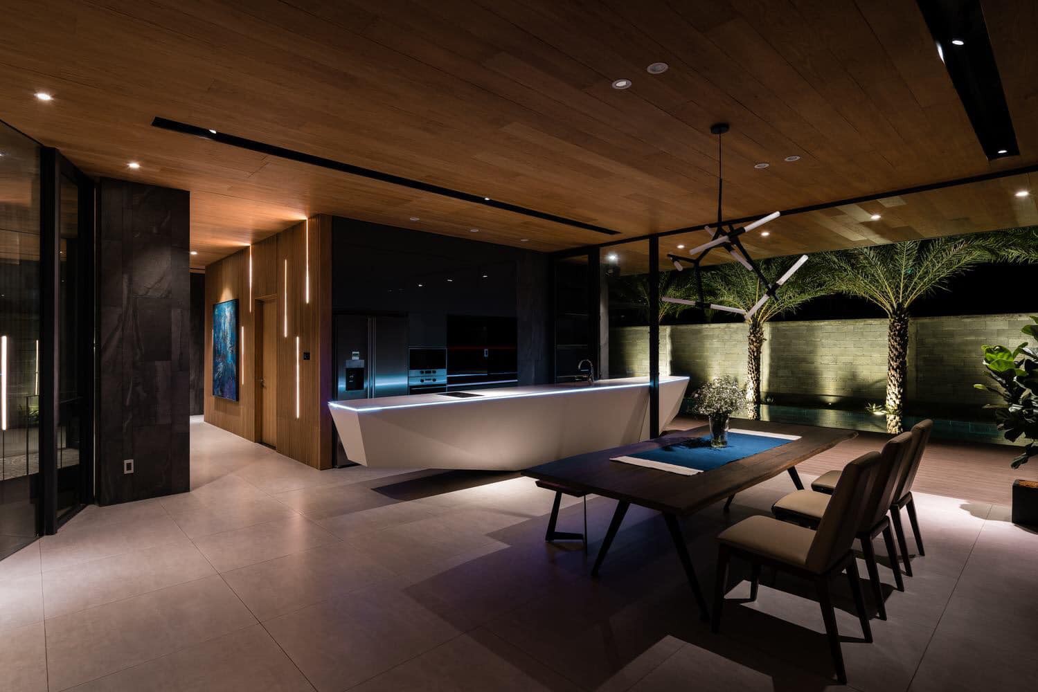 Long description image 1