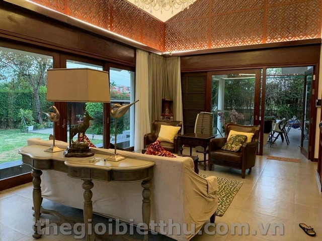 Long description image 1