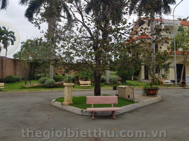 Long description image 1