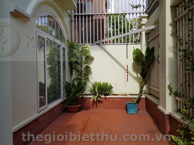 Long description image 1