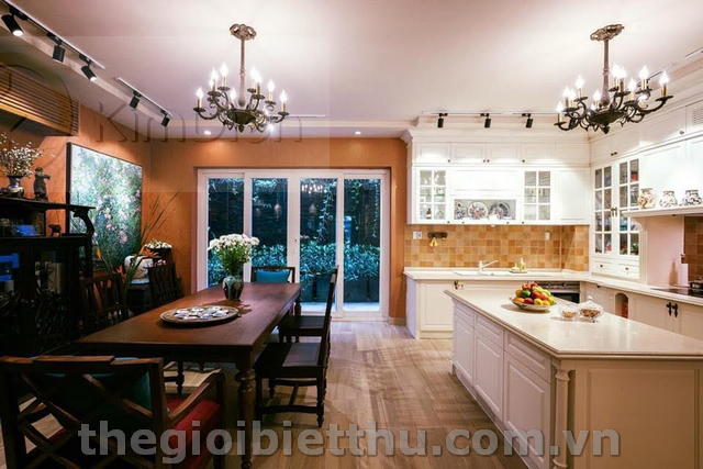 Long description image 1