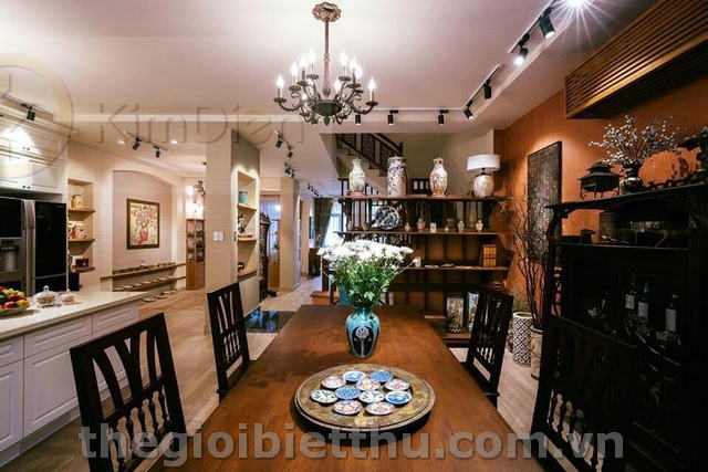 Long description image 1