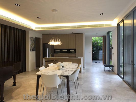 Long description image 1