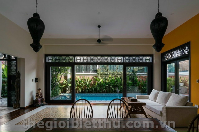 Long description image 1