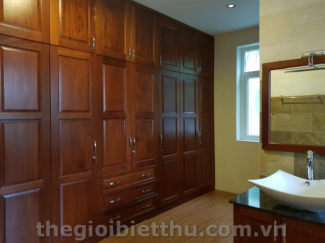 Long description image 1