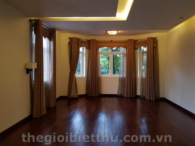 Long description image 1