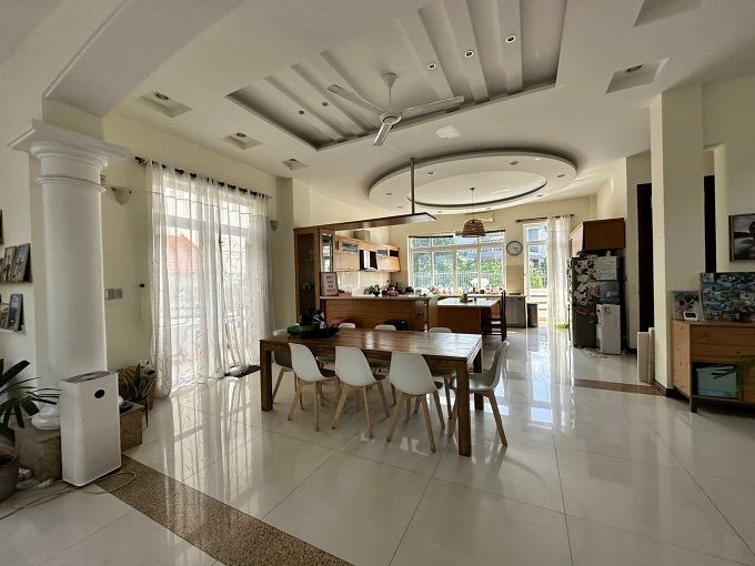 Long description image 1