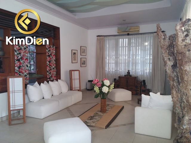 Long description image 1