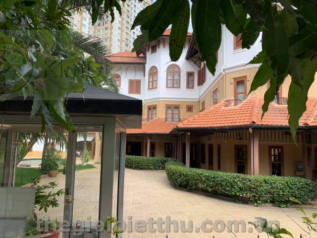 Long description image 1