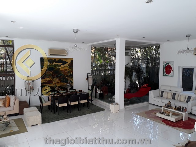 Long description image 1