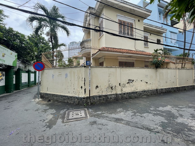 Long description image 1