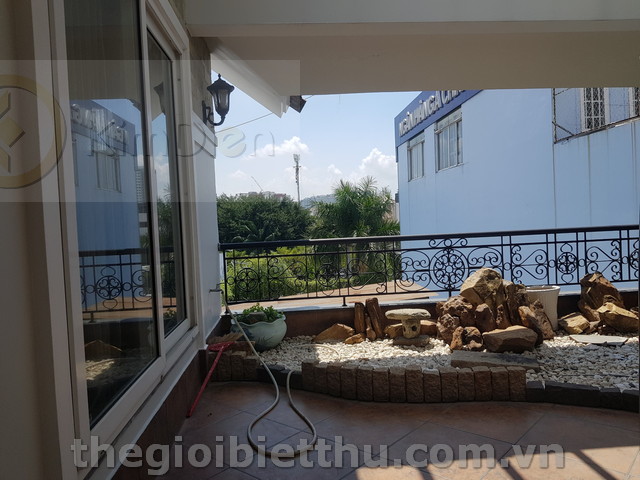 Long description image 1