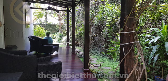 Long description image 1