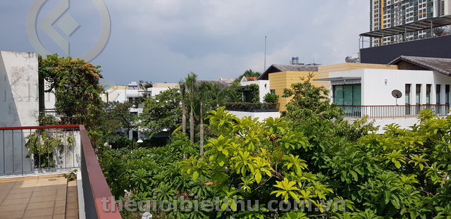 Long description image 1