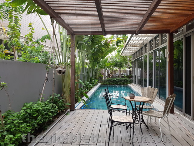 Long description image 1