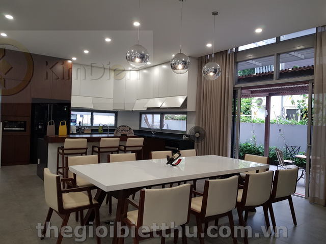 Long description image 1