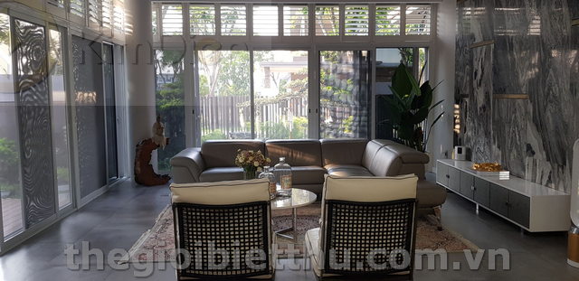 Long description image 1