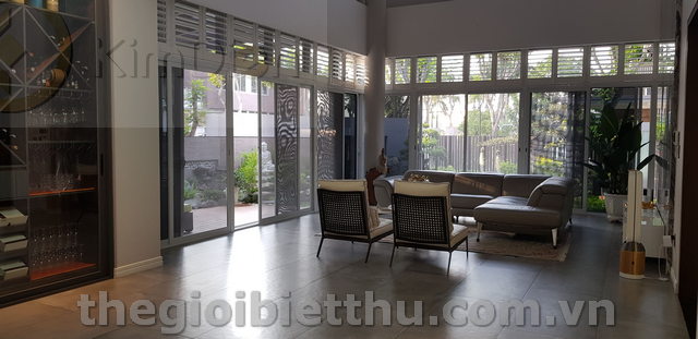 Long description image 1