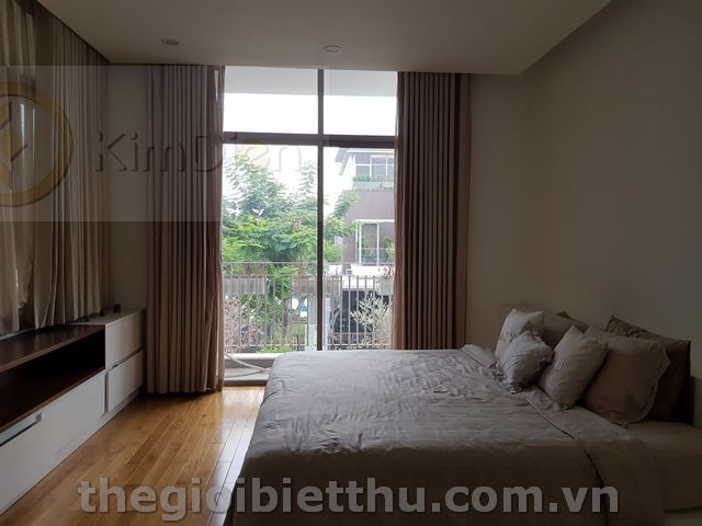 Long description image 1