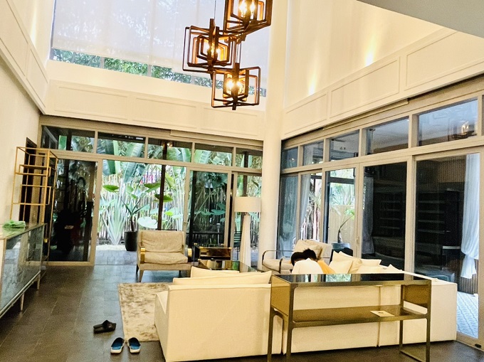 Long description image 1