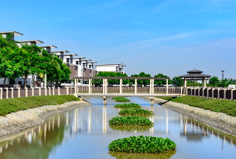 Long description image 1