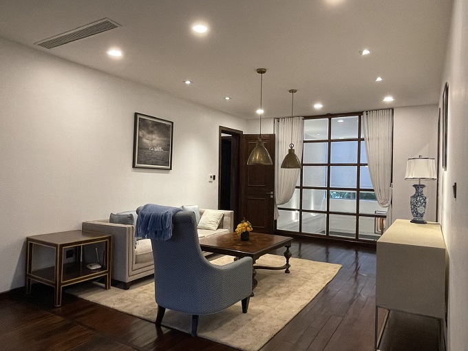 Long description image 1