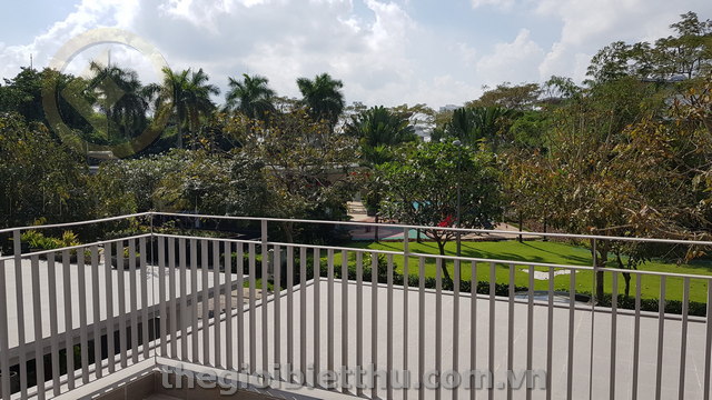 Long description image 1