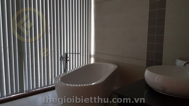 Long description image 1