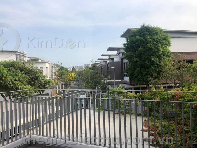 Long description image 1