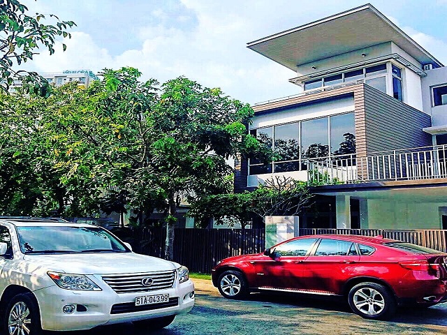 Long description image 1