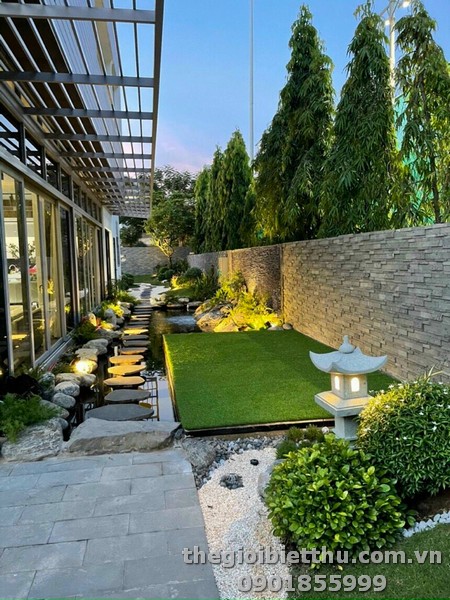 Long description image 1