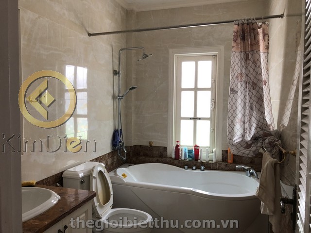 Long description image 1