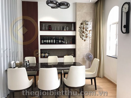 Long description image 1