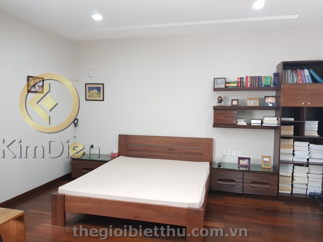 Long description image 1