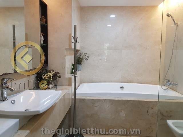 Long description image 1