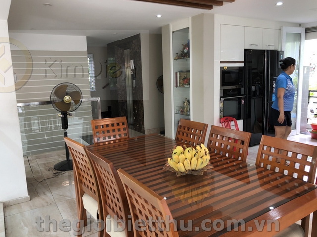 Long description image 1