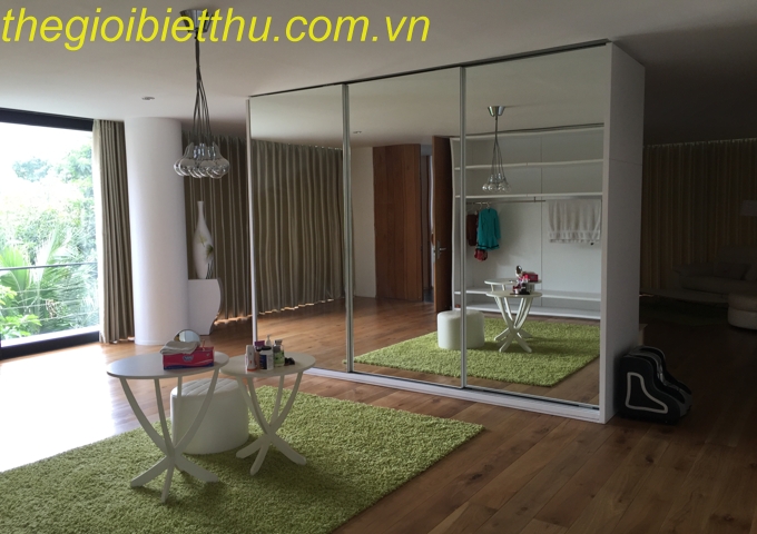 Long description image 1