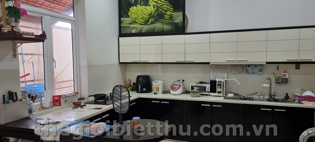 Long description image 1