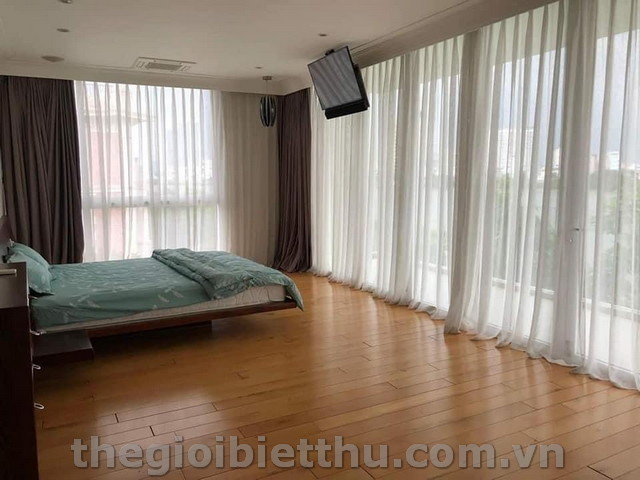 Long description image 1