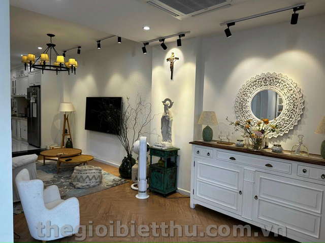 Long description image 1