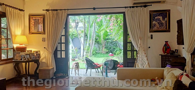 Long description image 1