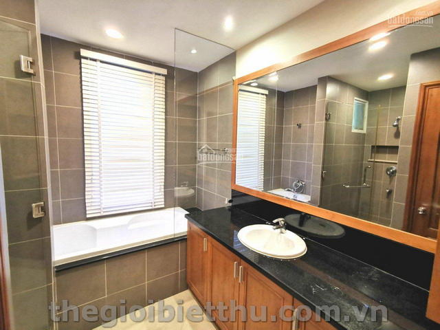 Long description image 1