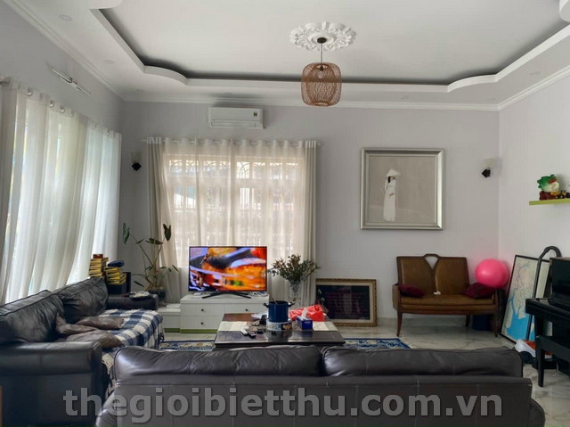 Long description image 1