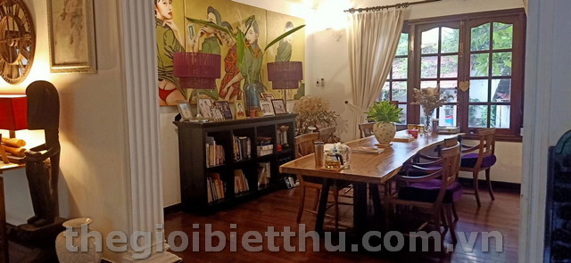 Long description image 1