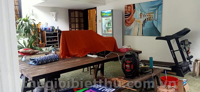 Long description image 1