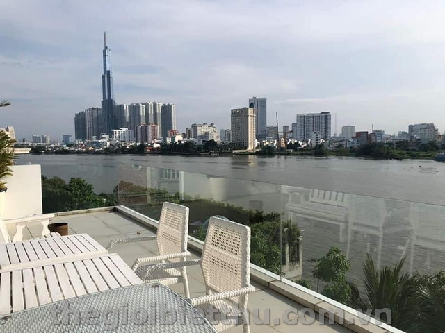 Long description image 1