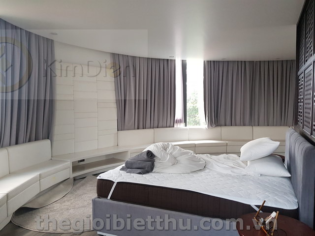 Long description image 1