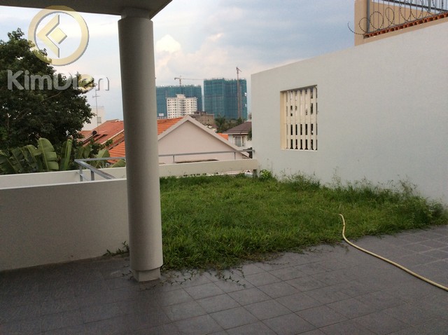 Long description image 1