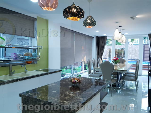 Long description image 1