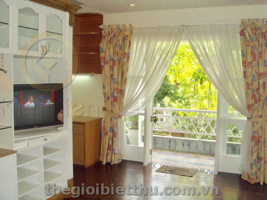 Long description image 1